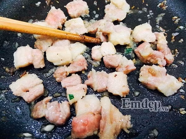 cach lam luon om chuoi xanh dan da nong hoi ngon lanh ngay mua