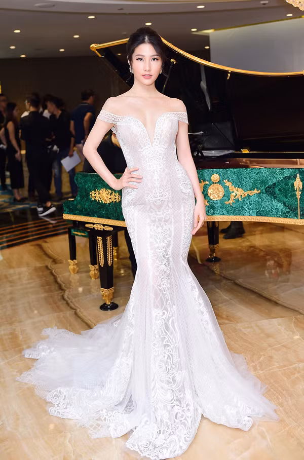 10 my nhan viet mac dep nhat tuan