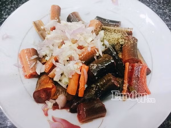 cach lam luon om chuoi xanh dan da nong hoi ngon lanh ngay mua