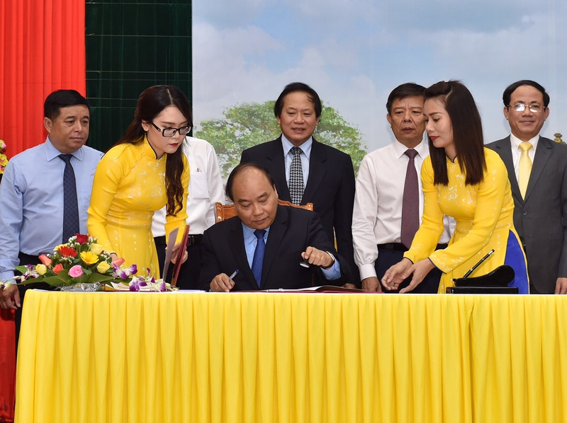 thu tuong du le phat hanh dac biet bo tem buu chinh dai tuong vo nguyen giap