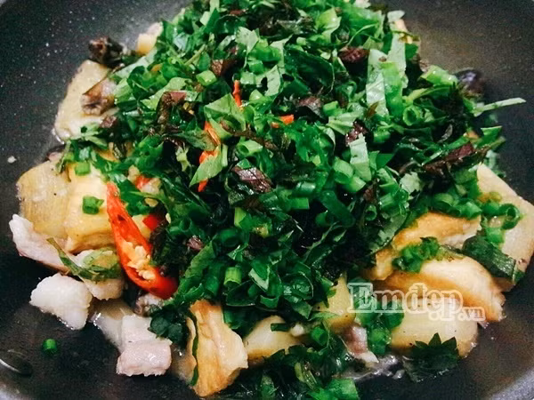 cach lam luon om chuoi xanh dan da nong hoi ngon lanh ngay mua