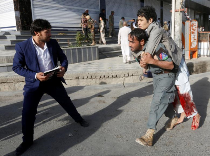 canh tuong kinh hoang sau vu tan cong dam mau nha tho hoi giao o kabul
