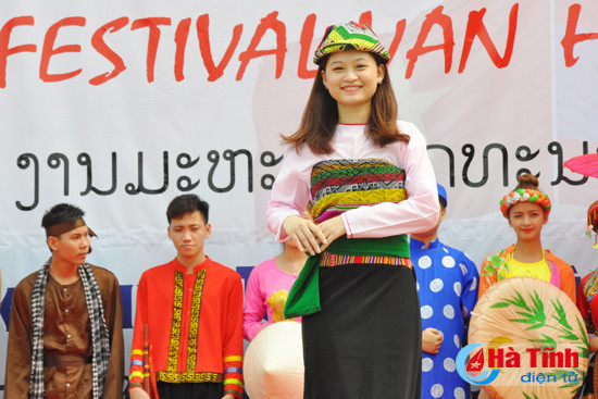 khai mac festival van hoa viet lao tai dai hoc ha tinh