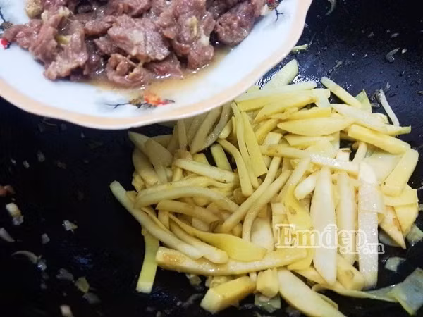 thit bo xao mang tuoi trai nghiem moi khong lam ban that vong