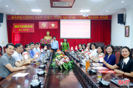 Cán bộ, đảng viên Đảng ủy UBND tỉnh tích cực hưởng ứng thi trực tuyến tìm hiểu bầu cử 