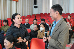 Gần 40 hộ dân Thạch Hà học cách chăn nuôi gà thương phẩm 