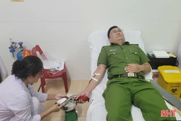 3 thành viên CLB Máu hiếm Hà Tĩnh hiến máu cứu bệnh nhân suy thận