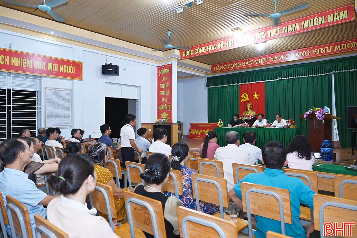 Người hoạt động không chuyên trách ở thôn, tổ dân phố có 3 chức danh gồm: Bí thư chi bộ, trưởng ban công tác mặt trận, thôn trưởng/tổ trưởng tổ dân phố. bqbht_br_dsc-9d960.jpg