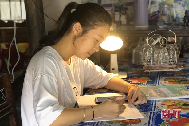 Học sinh THPT Hà Tĩnh tiếp tục nghỉ học từ ngày 16/3