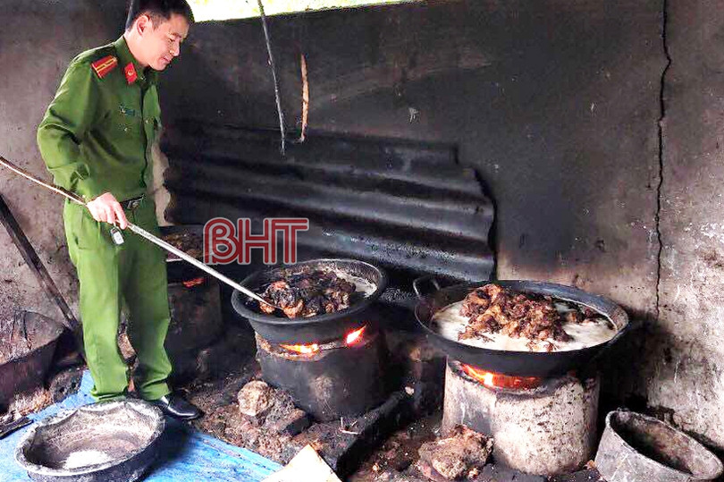 Phát hiện lò chế biến mỡ bẩn tại Hà Tĩnh