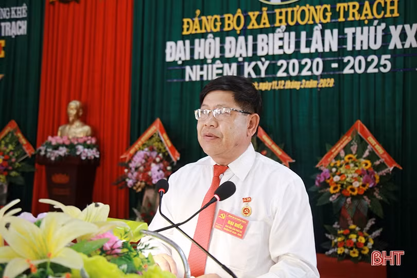 Nêu cao tinh thần trách nhiệm trước Đảng, Nhân dân, thực hiện thắng lợi mục tiêu Nghị quyết Đại hội Đảng bộ xã Hương Trạch đề ra