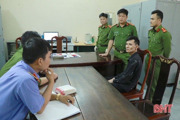 Khởi tố đối tượng vận chuyển 60.000 viên hồng phiến qua cửa khẩu Cầu Treo