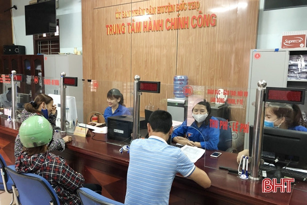 15 đội tình nguyện đến tận nhà hỗ trợ người dân Hà Tĩnh giải quyết thủ tục hành chính