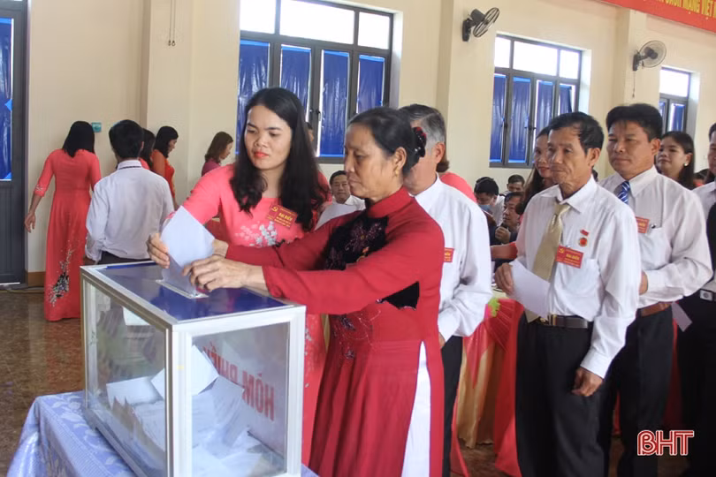 Đại hội Đảng bộ xã Hương Trạch bầu trực tiếp bí thư: Ông Cao Viết Hòa trúng cử với 100% số phiếu