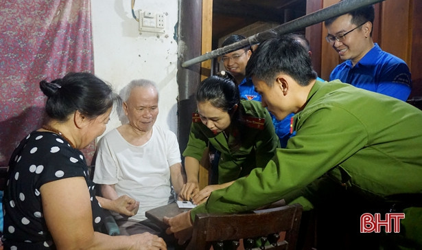 Tuổi trẻ Hương Khê hưởng ứng “Ngày thứ 7 tình nguyện”