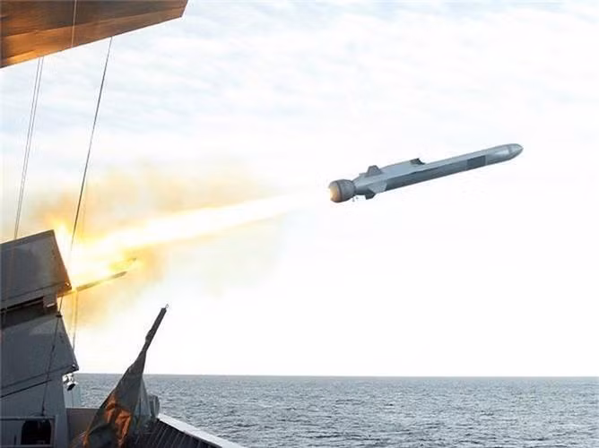 Biên đội chiến hạm cực mạnh của hải quân Mỹ bất ngờ tập trận