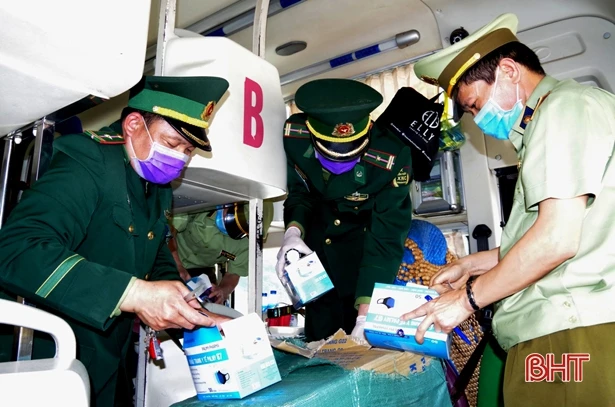 Vận chuyển trái phép 30 nghìn khẩu trang sang Lào