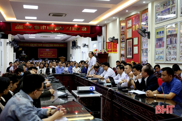 Nâng cao kiến thức phòng dịch Covid-19 cho cán bộ công tác truyền nhiễm 