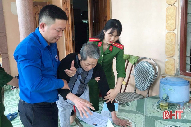 15 đội tình nguyện đến tận nhà hỗ trợ người dân Hà Tĩnh giải quyết thủ tục hành chính