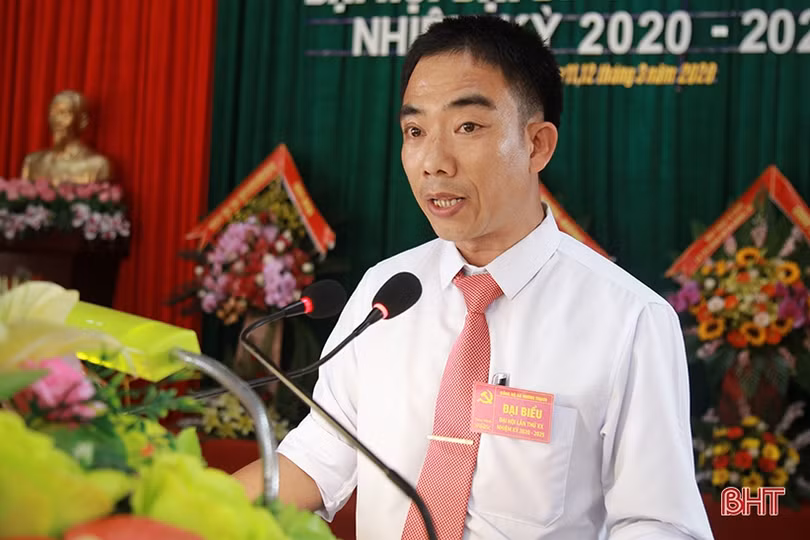 Nêu cao tinh thần trách nhiệm trước Đảng, Nhân dân, thực hiện thắng lợi mục tiêu Nghị quyết Đại hội Đảng bộ xã Hương Trạch đề ra