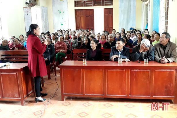 Mỗi cán bộ phụ nữ Hà Tĩnh là một tuyên truyền viên phòng chống dịch Covid- 19