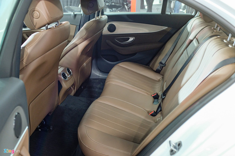 Chi tiết Mercedes-Benz E 180 2020 - giá rẻ nhất dòng E-Class