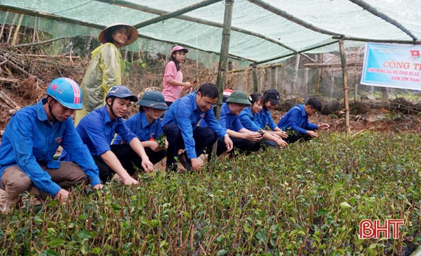 Tuổi trẻ Hương Khê hưởng ứng “Ngày thứ 7 tình nguyện”