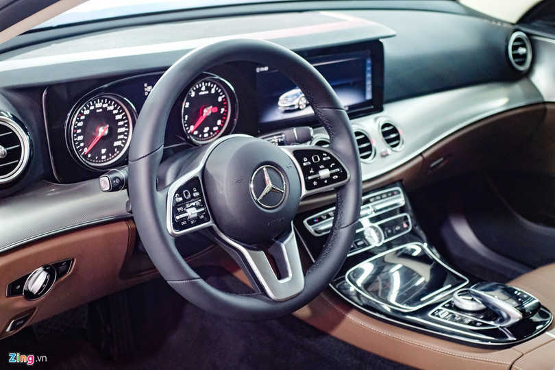 Chi tiết Mercedes-Benz E 180 2020 - giá rẻ nhất dòng E-Class
