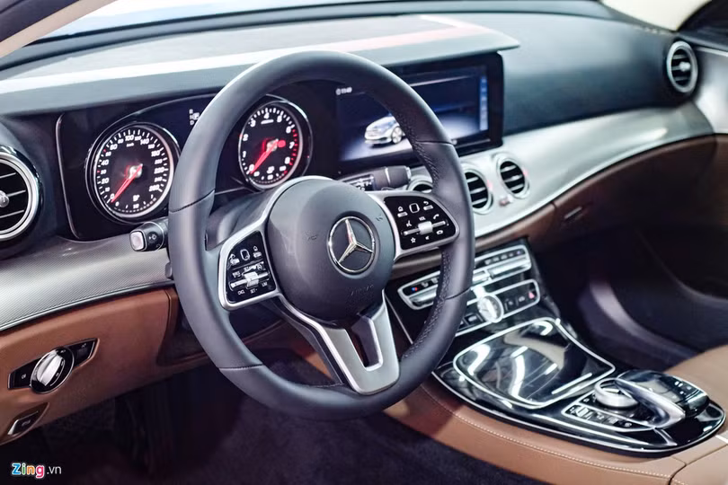 Chi tiết Mercedes-Benz E 180 2020 - giá rẻ nhất dòng E-Class