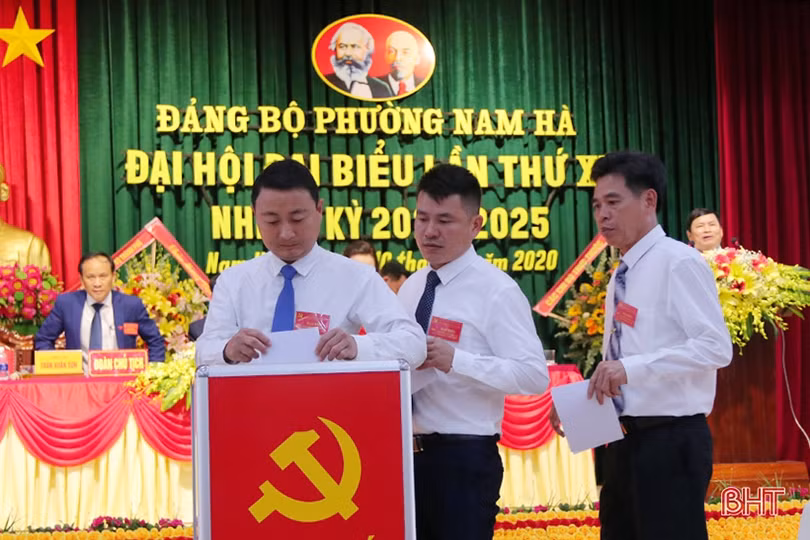 Đại hội Đảng bộ phường Nam Hà trực tiếp bầu Bí thư cấp ủy: Đồng chí Nguyễn Hồng Lĩnh 100% số phiếu