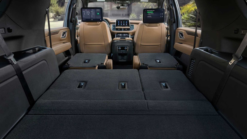 “Khủng long” Chevrolet Suburban 2021 nâng cấp toàn diện, giá không đổi