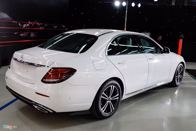 Chi tiết Mercedes-Benz E 180 2020 - giá rẻ nhất dòng E-Class