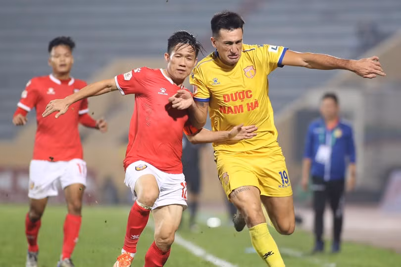 Lượt trận vòng 2 V.League, Hồng Lĩnh Hà Tĩnh thua Nam Định với tỷ số 1-2