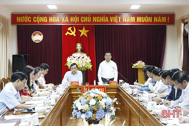 Tuyên truyền, vận động người dân bình tĩnh phòng chống dịch, không hoang mang, lo lắng