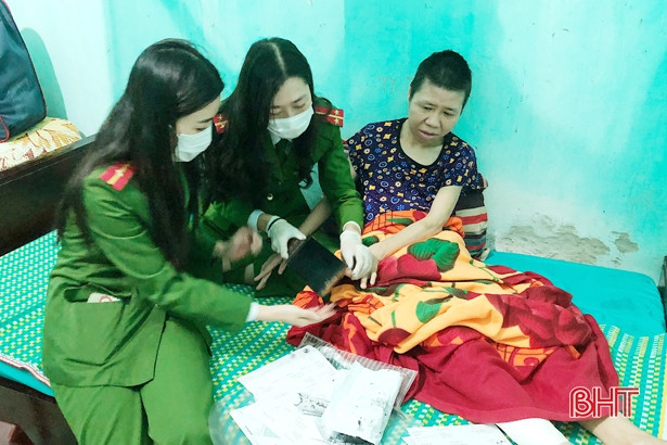 15 đội tình nguyện đến tận nhà hỗ trợ người dân Hà Tĩnh giải quyết thủ tục hành chính