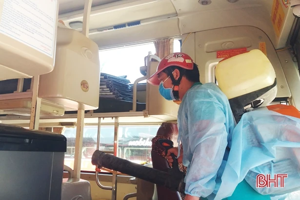 Doanh nghiệp vận tải hành khách Hà Tĩnh “bảo vệ” khách hàng trong mùa dịch Covid-19