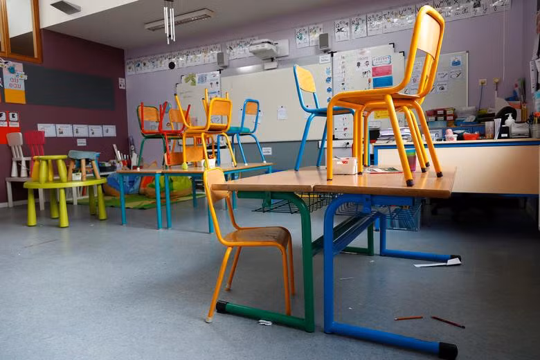 Các địa điểm đông đúc trên thế giới bỗng “vắng ngắt” vì dịch Covid-19