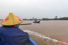 Toàn cảnh mưa lũ ở Hà Tĩnh: Nước sông lên cao, cảnh báo ngập lụt diện rộng