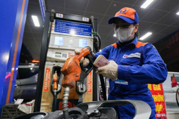 Xả quỹ bình ổn, giữ nguyên giá xăng