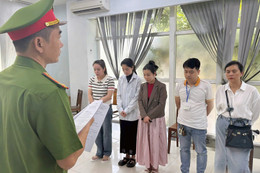 Bắt nhóm 'bác sĩ giả' tại phòng khám quốc tế, có người chưa hết lớp 12