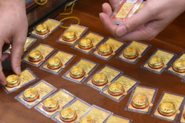 Nam sinh bán 30 cây vàng của bố mẹ, chuyển tiền cho công an giả