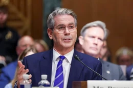 Mỹ cân nhắc dỡ bỏ trừng phạt đối với dầu Iran trên tàu ngoài khơi