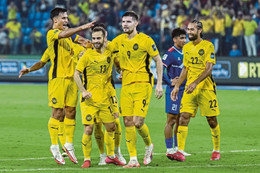 Malaysia mất cả đội tuyển vì tham vọng đi tắt