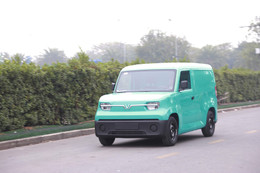 EC Van lộ diện tại Hà Nội, tài xế chốt 2 điểm: Nhỏ gọn đi phố và dễ điều khiển