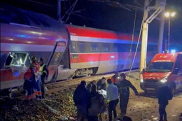 Tàu cao tốc đâm nhau ở Tây Ban Nha, ít nhất 21 người chết