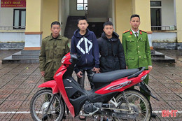 Khởi tố 2 đối tượng đột nhập nhà dân trộm xe máy