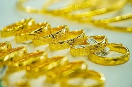Giá vàng hôm nay 13/7: Trong nước, quốc tế đều tăng mạnh!