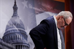 Nỗi tức giận của đảng Dân chủ khi 8 thượng nghị sĩ 'trở cờ'