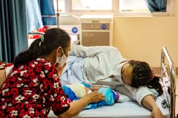 Đề xuất hỗ trợ hai triệu đồng cho phụ nữ sinh đủ hai con trước 35 tuổi