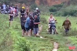 Hà Tĩnh: Nữ sinh lớp 7 bị sét đánh tử vong khi chăn bò